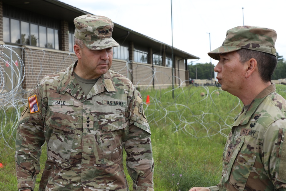 Top Army intelligence officer visits largest annual U.S. Army Reserve training exercise