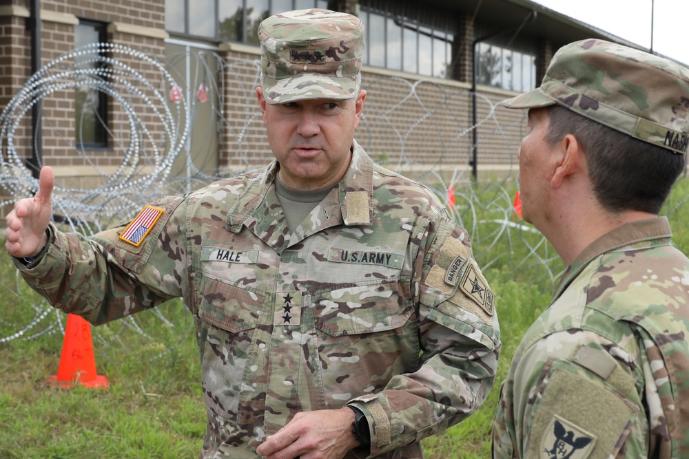 Top Army intelligence officer visits largest annual U.S. Army Reserve training exercise