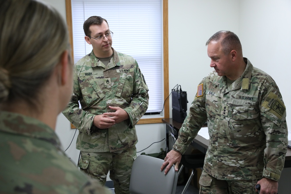 Top Army intelligence officer visits largest annual U.S. Army Reserve training exercise