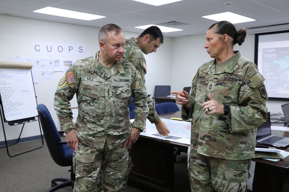 Top Army intelligence officer visits largest annual U.S. Army Reserve training exercise