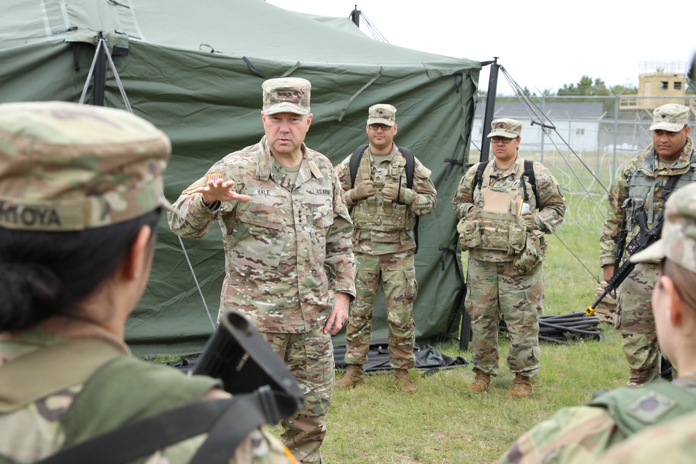 Top Army intelligence officer visits largest annual U.S. Army Reserve training exercise