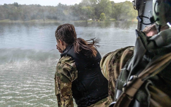 19th ENG BAT Helocasting