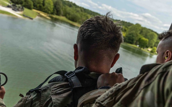 19th ENG BAT Helocasting