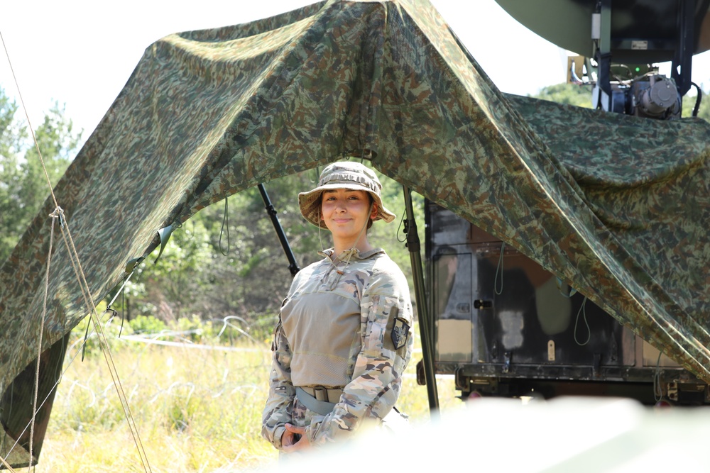 Military Intelligence Readiness Command soldiers participate in U.S. Army Reserve’s largest annual exercise