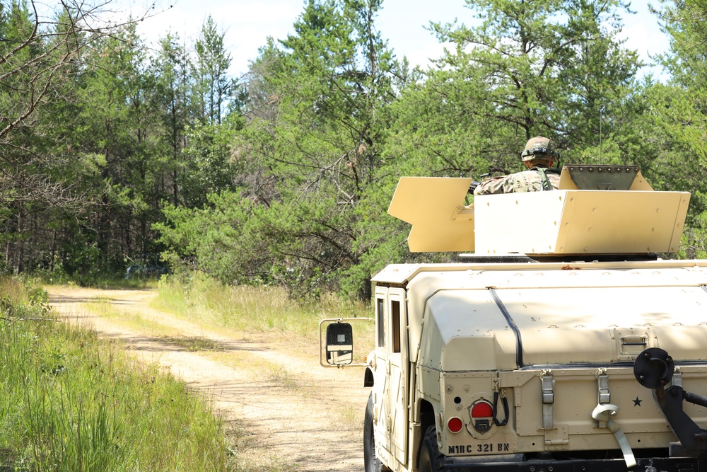 Military Intelligence Readiness Command soldiers participate in U.S. Army Reserve’s largest annual exercise