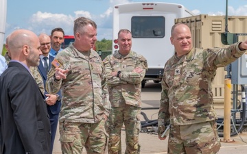 Army senior leaders visit Tobyhanna, praise opportunities for future growth