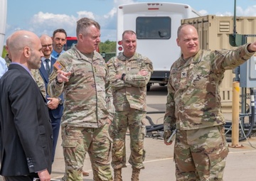 Army leaders visit Tobyhanna, praise opportunities for future growth