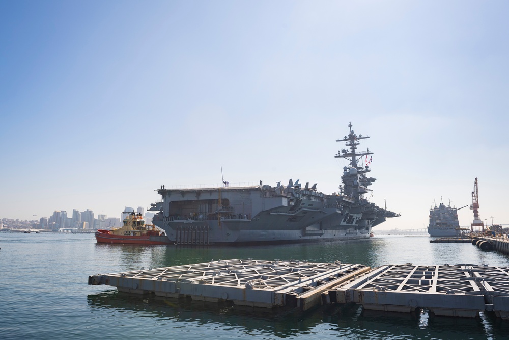 Vinson Returns to NASNI