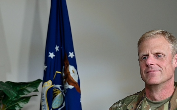 A thumbnail graphic for AFLCMC's "Leadership Log" podcast, episode 118.
