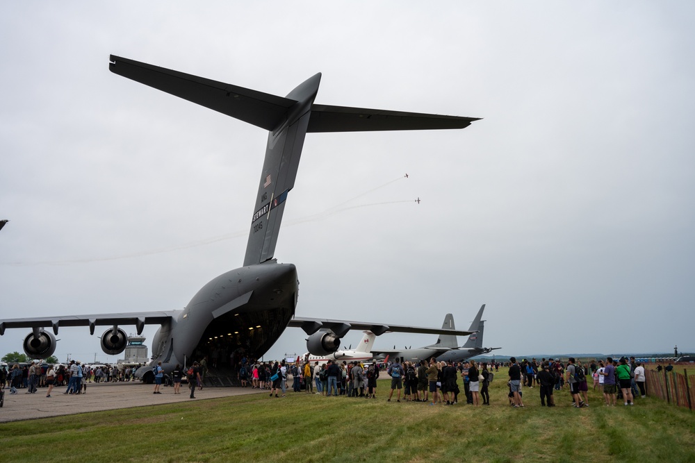 105th Airlift Wing Supports Bagotville International Air Show