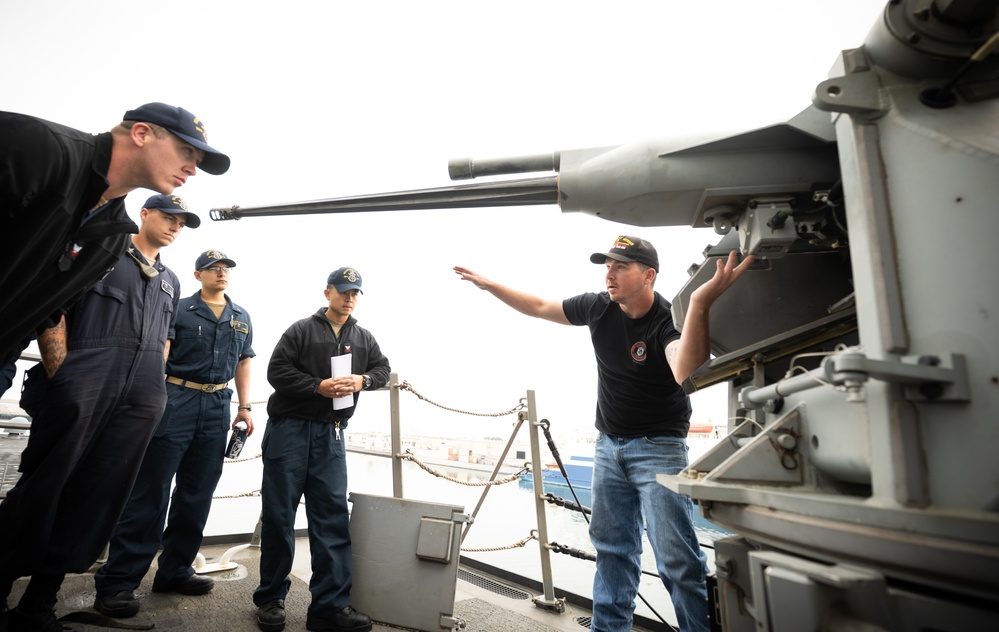 Naval Surface Warfare Center Team Tunes Up Combat Systems on USS Michael Murphy (DDG 112)