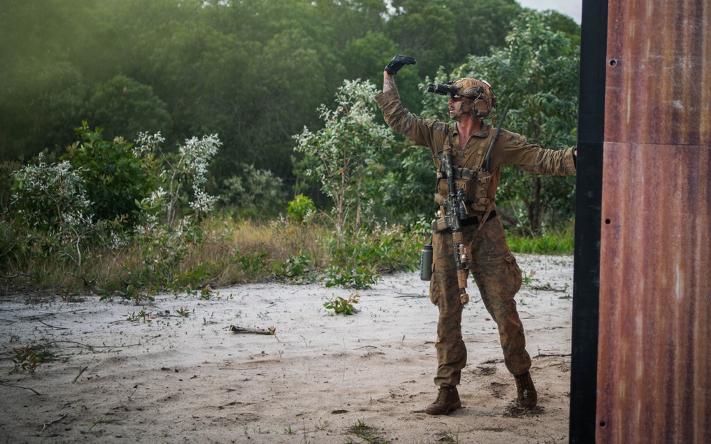 MRF-D 24.3: Golf Co., 2nd Bn., 5th Marines (Rein.) rehearses platoon operations in Tully