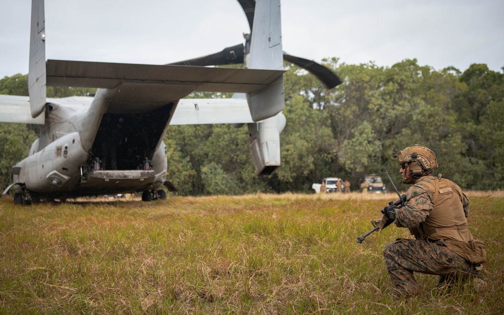 MRF-D 24.3: Golf Co., 2nd Bn., 5th Marines (Rein.) rehearses platoon operations in Tully