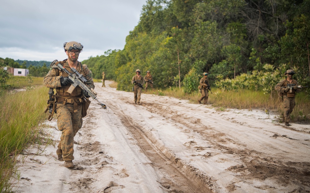 MRF-D 24.3: Golf Co., 2nd Bn., 5th Marines (Rein.) rehearses platoon operations in Tully