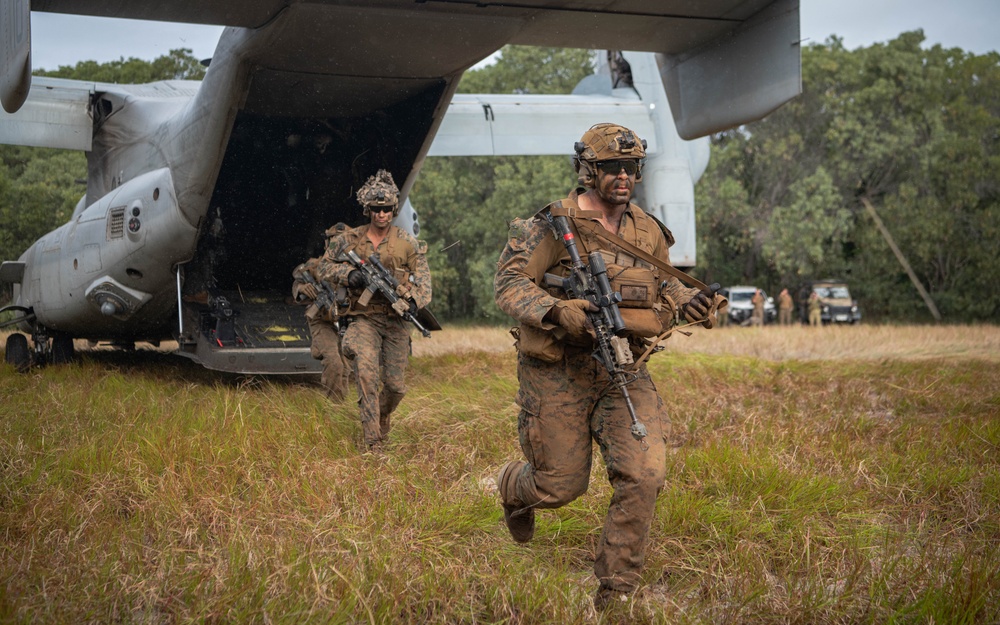 MRF-D 24.3: Golf Co., 2nd Bn., 5th Marines (Rein.) rehearses platoon operations in Tully
