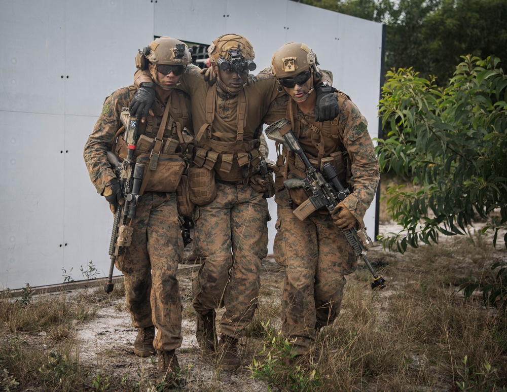 MRF-D 24.3: Golf Co., 2nd Bn., 5th Marines (Rein.) rehearses platoon operations in Tully
