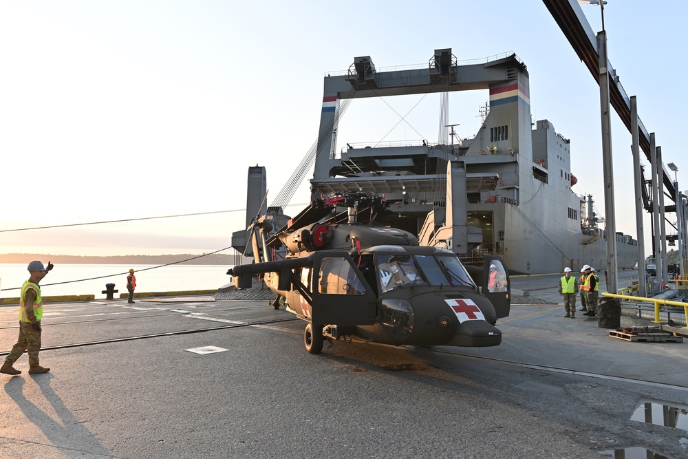 C/1-52 GSAB helicopters return from overseas through Port of Alaska
