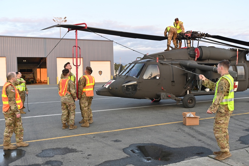 C/1-52 GSAB helicopters return from overseas through Port of Alaska