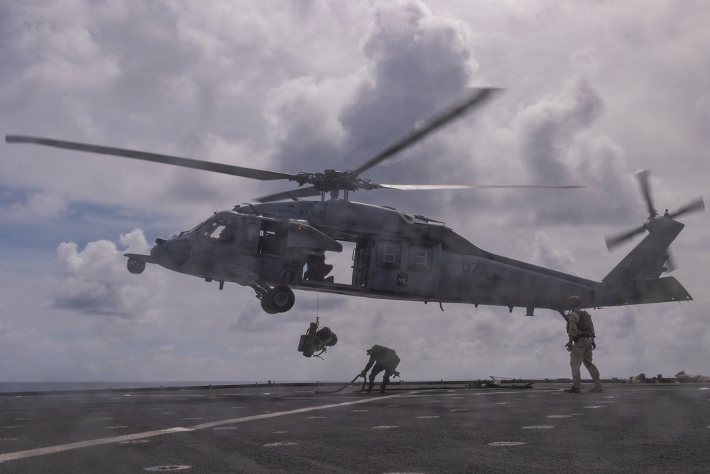 31st MEU conducts VBSS aboard USS Comstock (LSD 45)