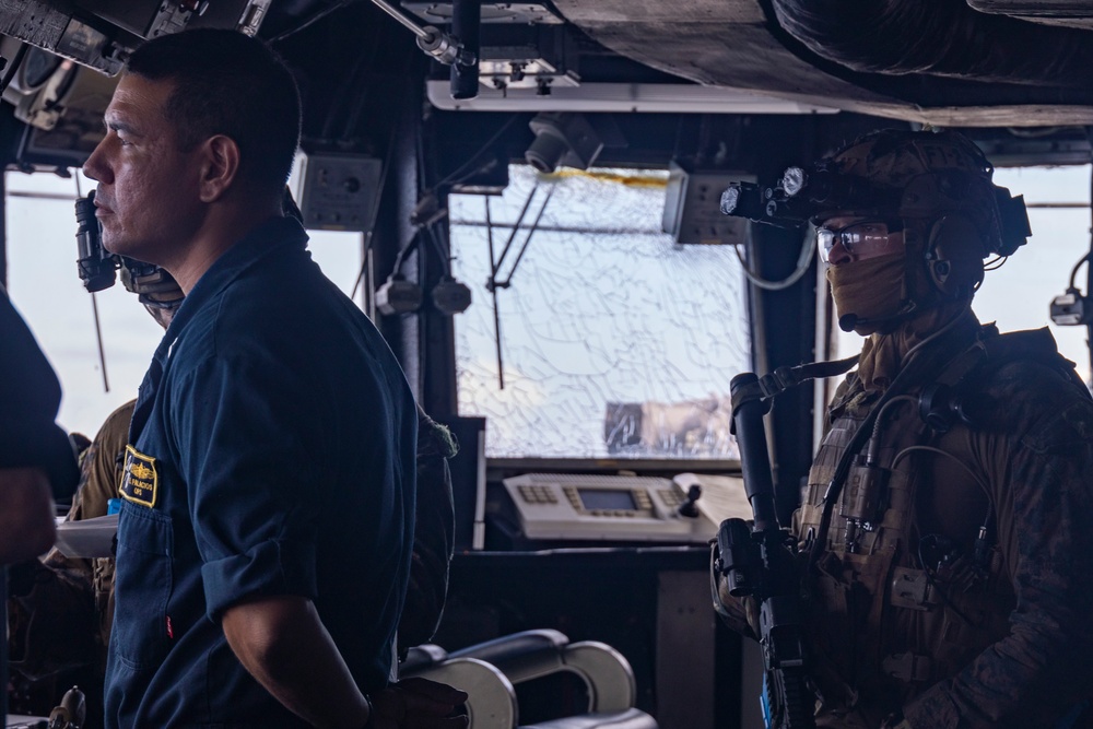 31st MEU conducts VBSS aboard USS Comstock (LSD 45)