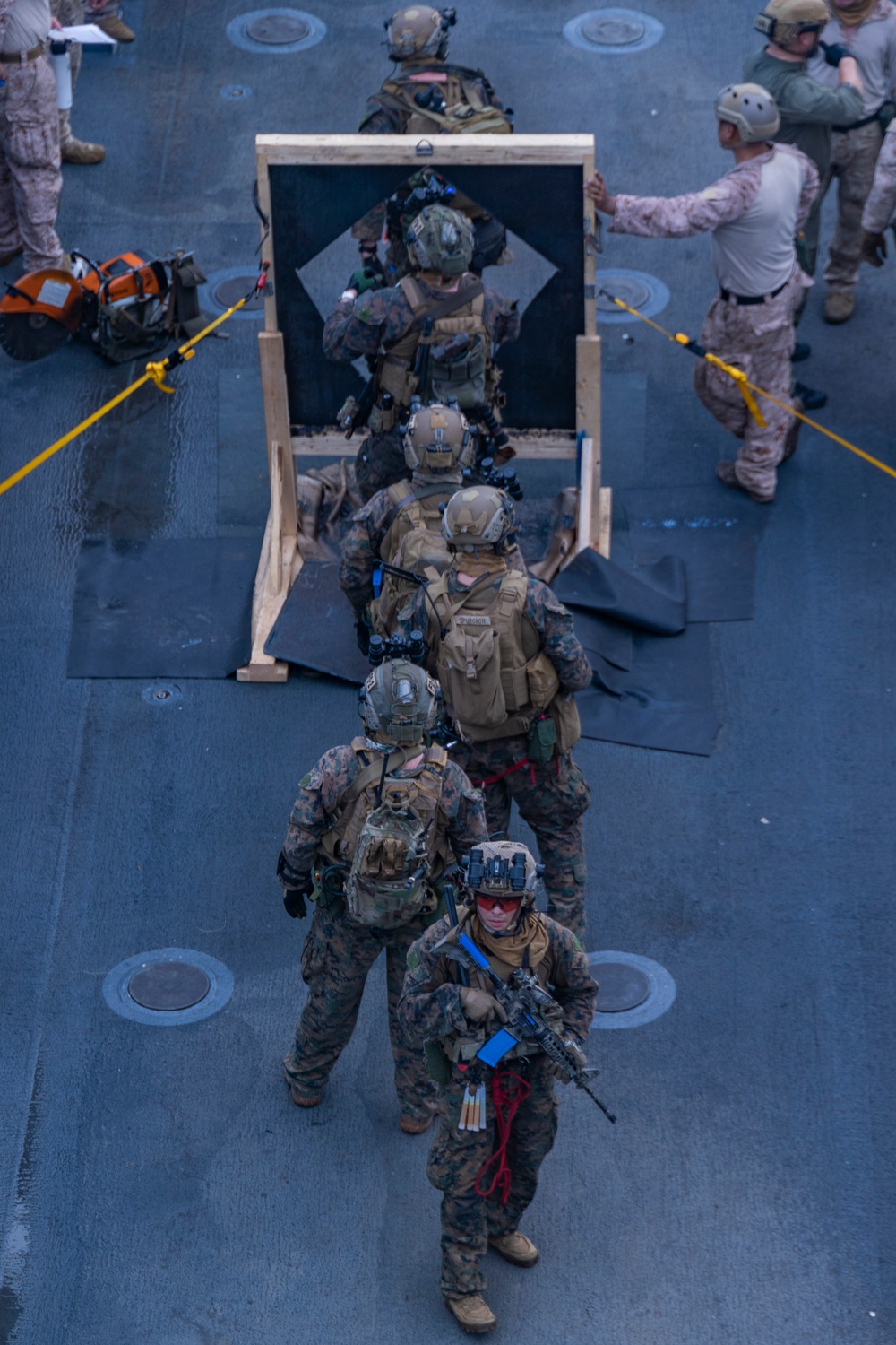 31st MEU conducts VBSS aboard USS Comstock (LSD 45)