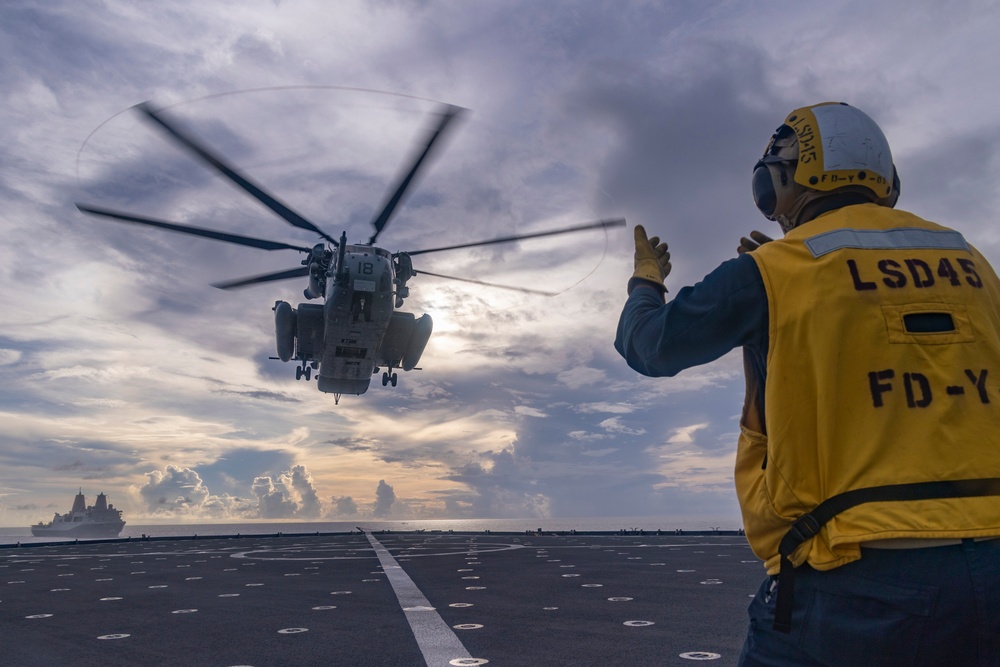 31st MEU conducts VBSS aboard USS Comstock (LSD 45)