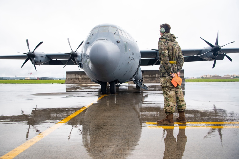 Yokota generates C-130 aircraft ahead of Typhoon Ampil