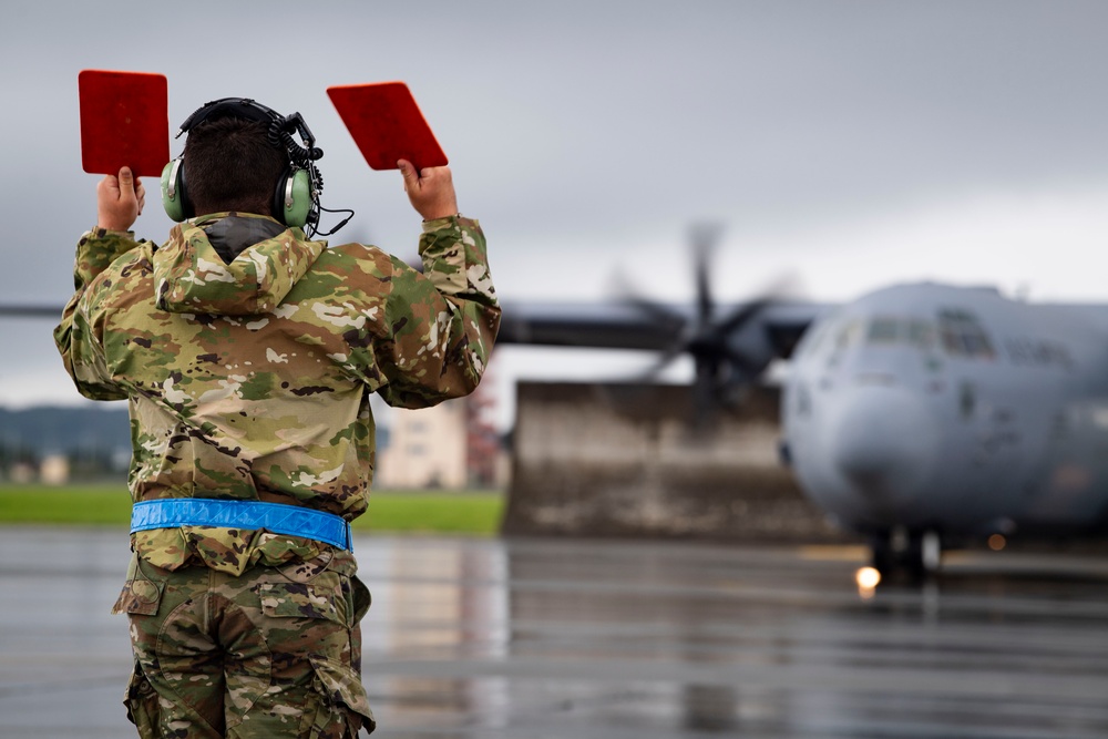 Yokota generates C-130 aircraft ahead of Typhoon Ampil