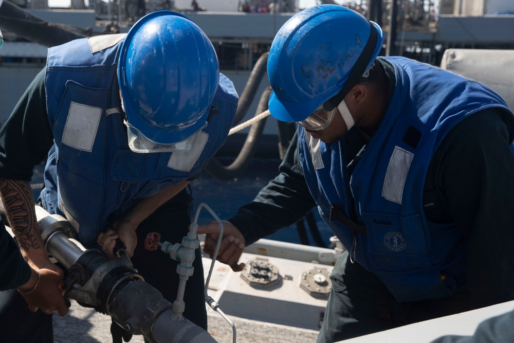 Frank E. Peterson Jr. conducts replenishment-at-sea