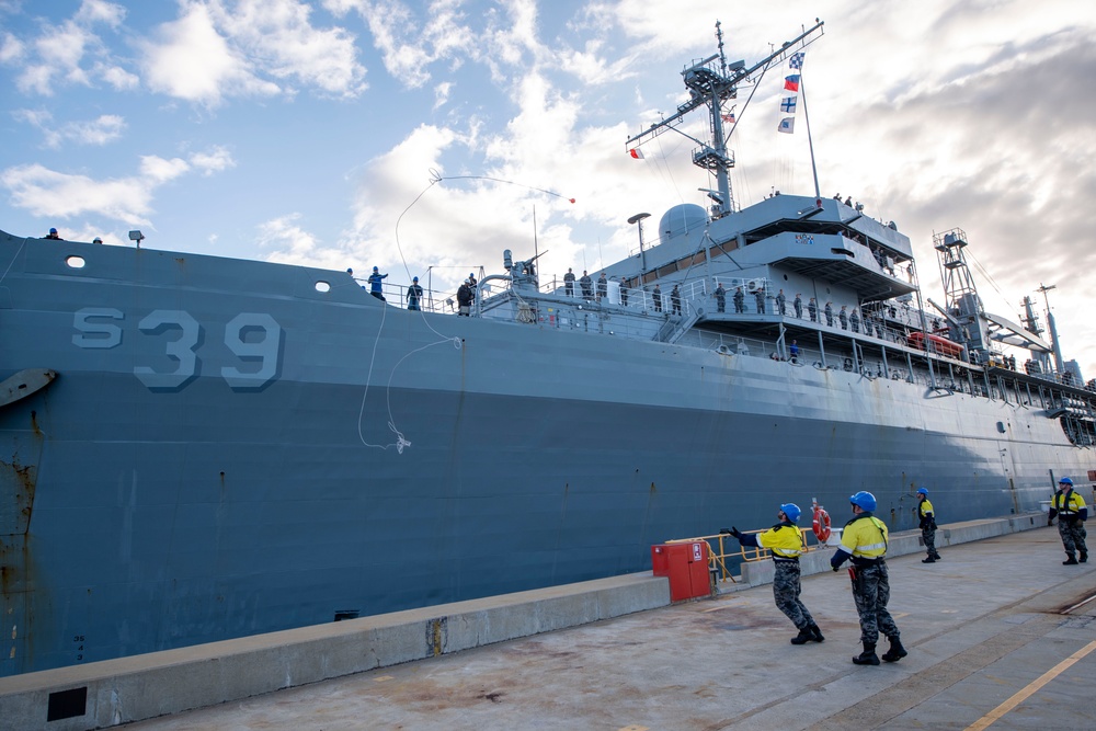 USS Emory S. Land Arrives at HMAS Stirling