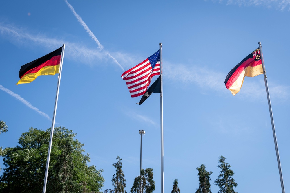 German, United States and Rheinland-Pfalz flags