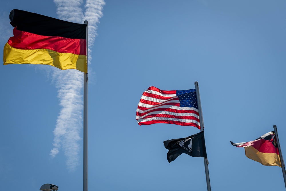 German, United States and Rheinland-Pfalz flags