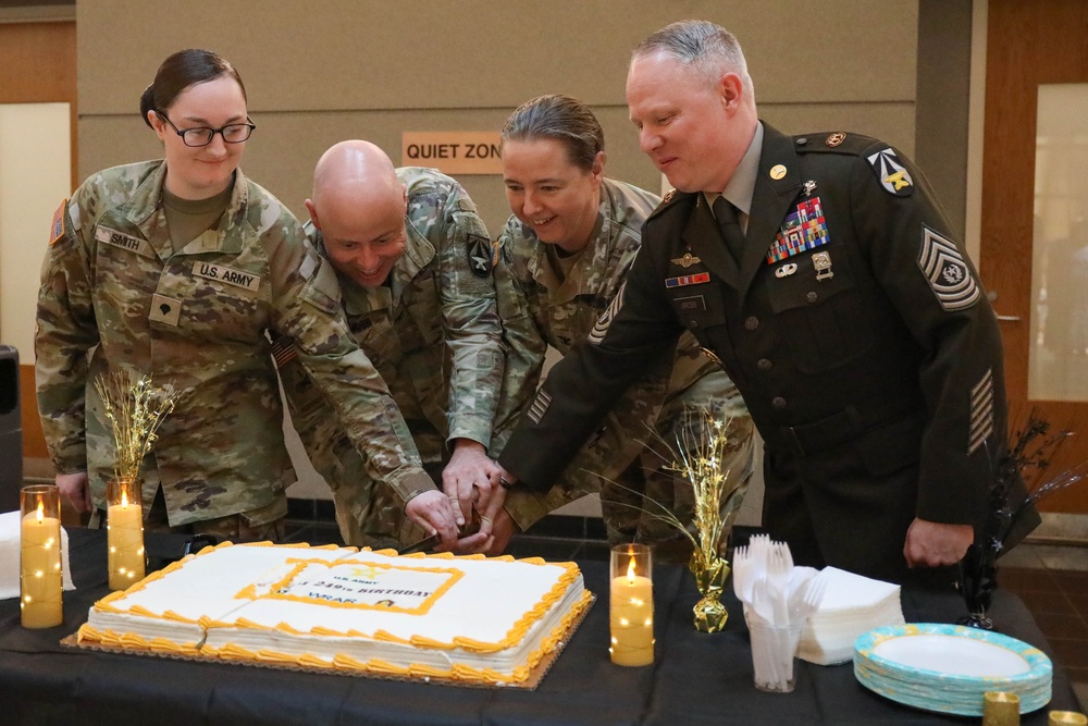 WRAIR celebrates Army’s 249th birthday with cake-cutting ceremony