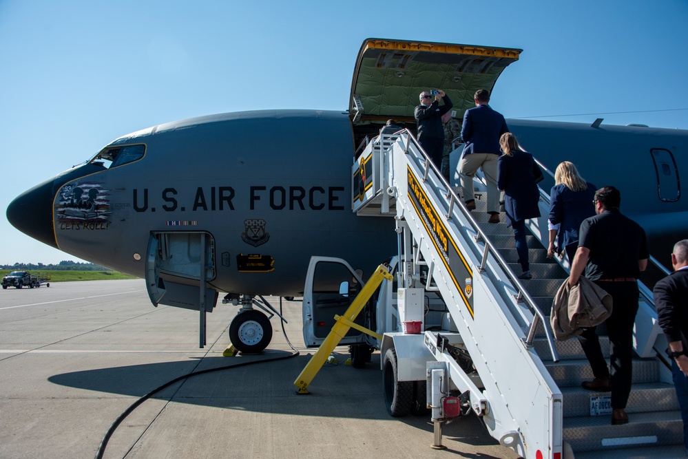 171st and 911th Welcome Honorary Commanders Aboard