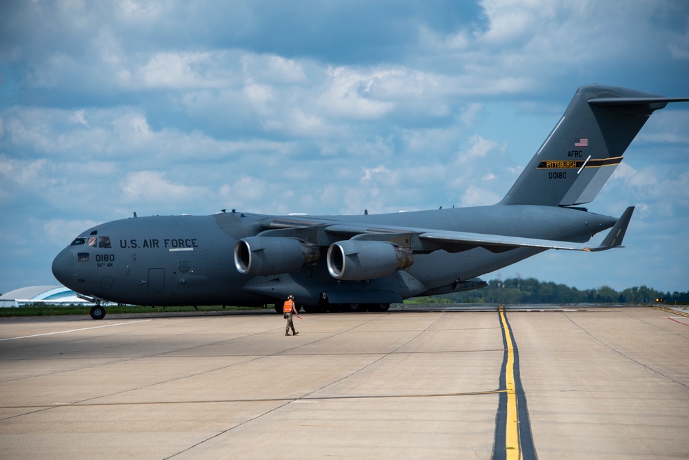 171st and 911th Welcome Honorary Commanders Aboard