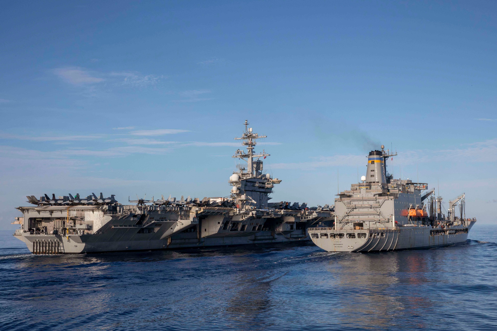 Images - USS Abraham Lincoln conducts replenishment-at-sea with USNS  Rappahannock [Image 2 of 6] - DVIDS