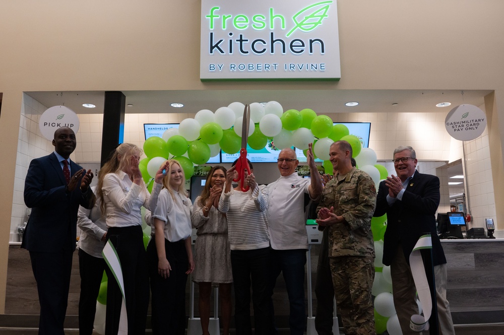 Celebrity chef unveils first Fresh Kitchen at a military installation