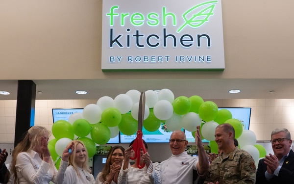 Celebrity chef unveils first Fresh Kitchen at a military installation