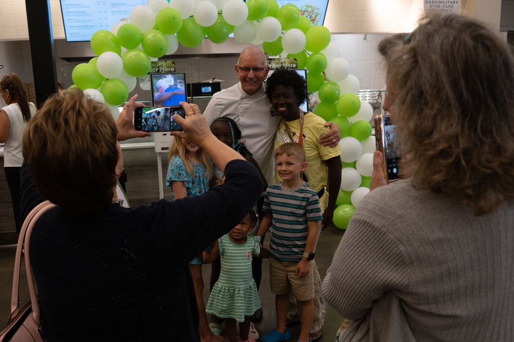 Celebrity chef unveils first Fresh Kitchen at a military installation