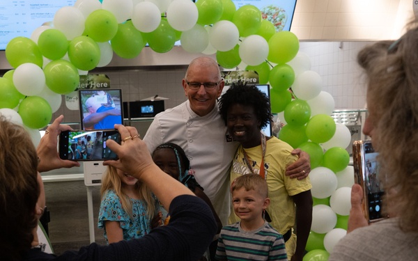 Celebrity chef unveils first Fresh Kitchen at a military installation