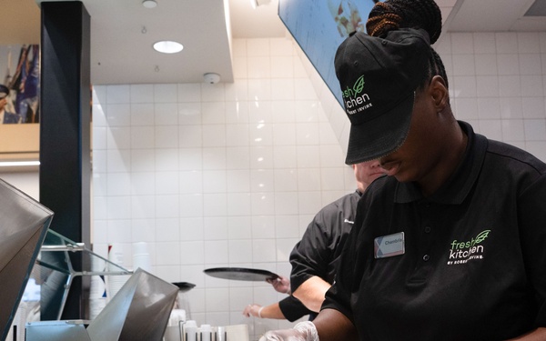 Celebrity chef unveils first Fresh Kitchen at a military installation