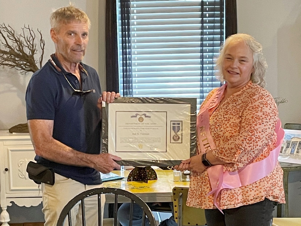 Officials recognize dynamic couple that spent decades supporting navigation