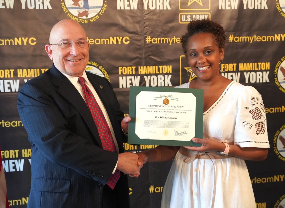Outgoing Fort Hamilton Commander's Spouse Honored for Her Service