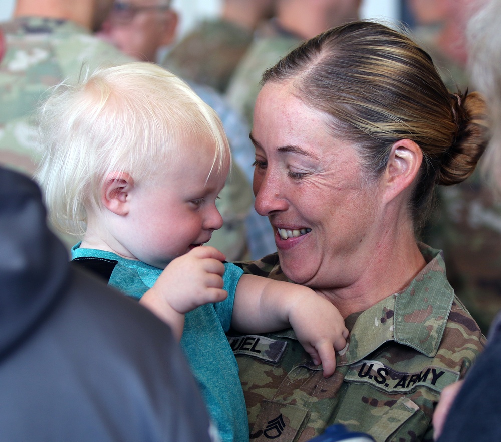 Oregon National Guard Soldiers Participate in Mobilization Ceremony Ahead of Deployment to the Balkans