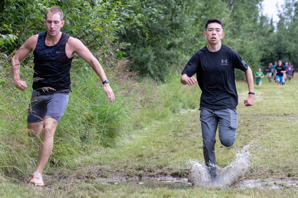 All Guard Marathon Team visits Eagle River High School cross country athletes