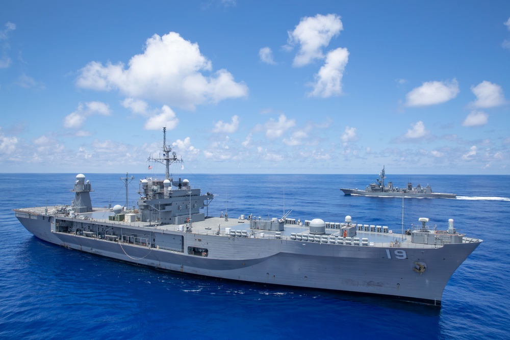 DVIDS - Images - USS Blue Ridge Maneuvering Exercise with JMSDF JS ...