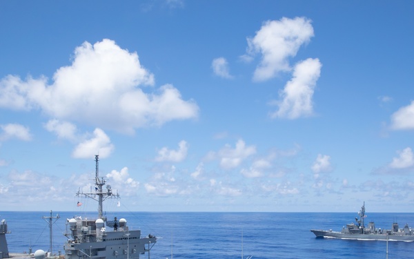USS Blue Ridge Maneuvering Exercise with JMSDF JS Ariake (DD-109)