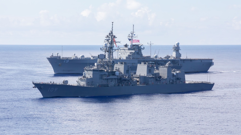 USS Blue Ridge Maneuvering Exercise with JMSDF JS Ariake (DD-109)