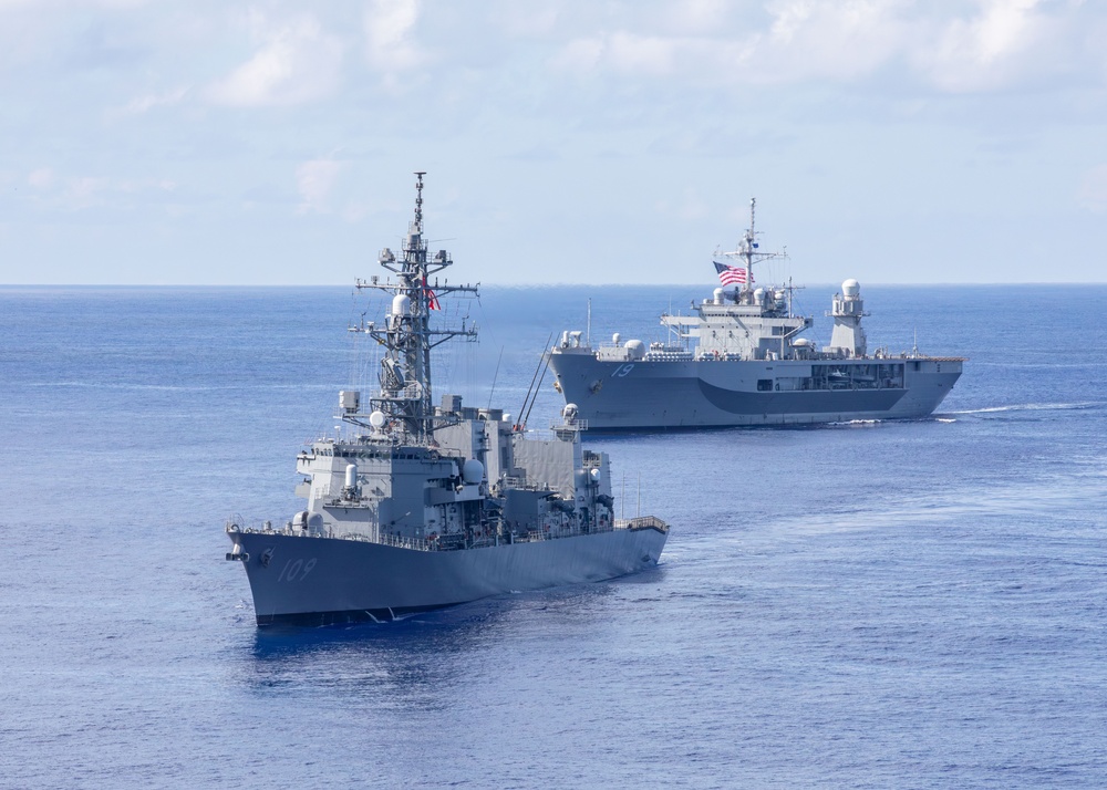 USS Blue Ridge Maneuvering Exercise with JMSDF JS Ariake (DD-109)