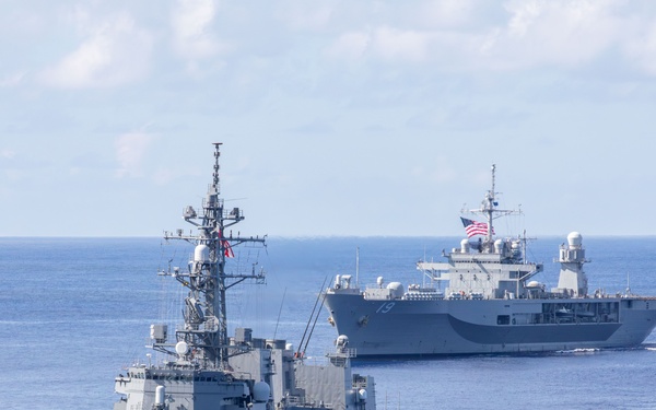 USS Blue Ridge Maneuvering Exercise with JMSDF JS Ariake (DD-109)